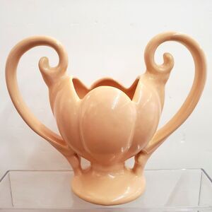 Vintage Camark Pottery Vase 505 Peach Pink Double Handle Lotus Tulip Trophy